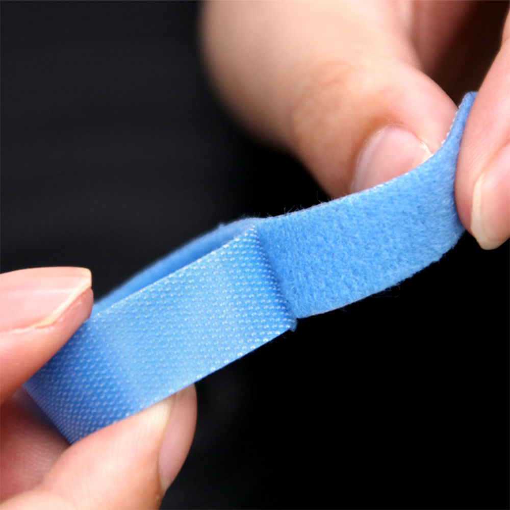 Back-to-back hook and loop fasteners