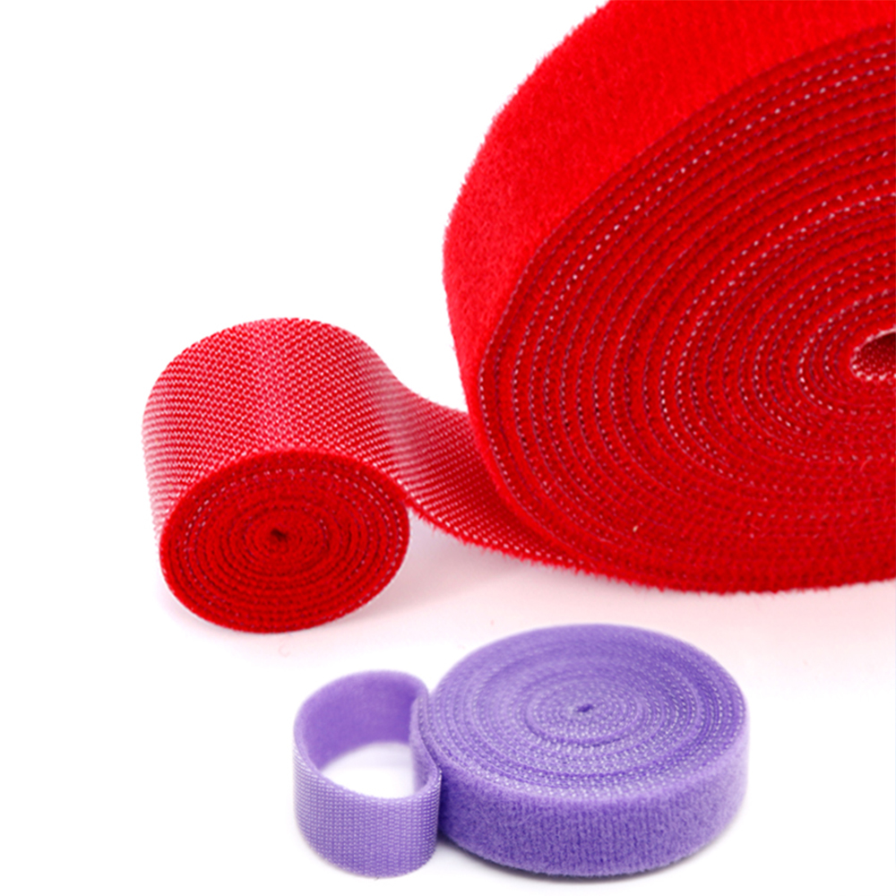 Back-to-back hook and loop fasteners